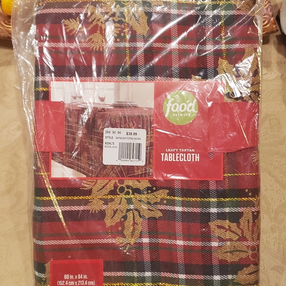 Food Network Leafy Tartan Tablecloth 60'' x 84 in. (Kohls) NWT - Picture 5 of 10
